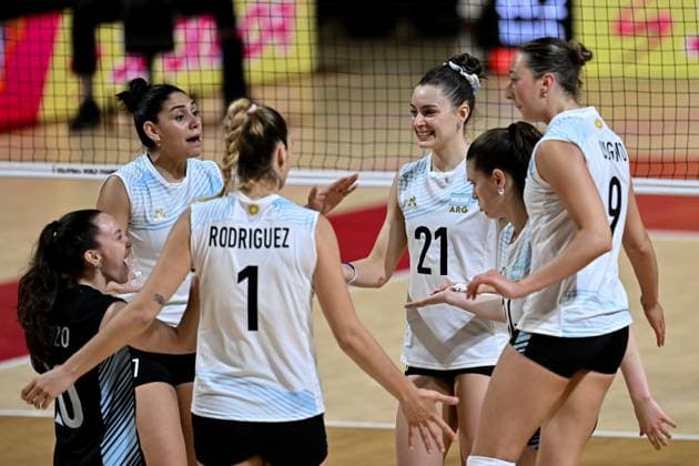 USA v Argentina - FIVB Women s Volleyball World Championship, WM, Weltmeisterschaft NAKHON RATCHASIMA, THAILAND - AUGUST 24: Players of Argentina celebrate during FIVB Women s Volleyball World Championship match between USA and Argentina at Korat Chatchai Hall in Nakhon Ratchasima, Thailand on August 24, 2025. Mustafa Hatipoglu Anadolu Nakhon Ratchasima Thailand. Editorial use only. Please get in touch for any other usage.  Copyright: x2025xAnadoluxMustafaxHatipoglux
