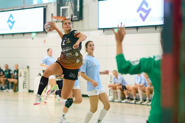 Jump shot Romy Allgaier VfL Waiblingen, 02 GER, VfL Waiblingen TSV Bayer 04 Leverkusen, Handball, DHB Pokal, 1 round, Women, 2025, 24 08 2025 GER, VfL Waiblingen TSV Bayer 04 Leverkusen, Handball, DHB Pokal, 1 round, Women, 2025, 24 08 2025 Waiblingen Copyright: xEibner-Pressefoto GeraldxOelze-dexStoppanyx EP-ODS