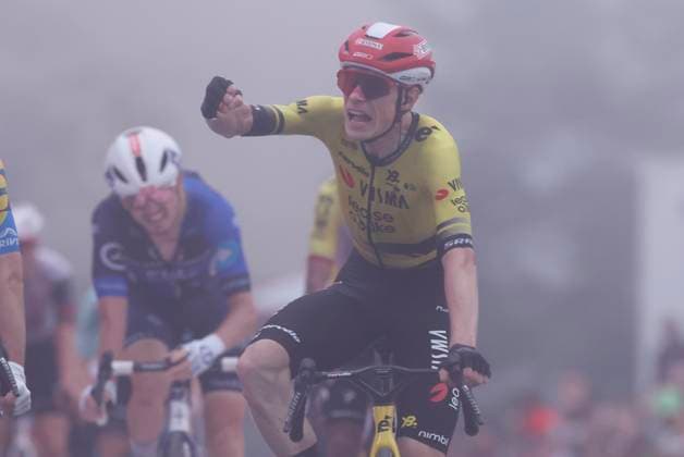 Danish rider Jonas Vingegaard (Visma-Lease a Bike) celebrates his victory on the second stage of 80th Vuelta a Espana cycling tour in Alba, Italy, 24 August 2025. The stage covers 157 km between Alba and Limone Piemonte. Second stage of Vuelta a Espana tour !ACHTUNG: NUR REDAKTIONELLE NUTZUNG!  Copyright: xJavierxLizonx GRAF2211 20250824-55017728454_1