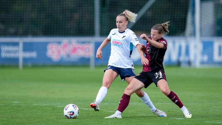 v li Vanessa Diehm TSG, 6 , Nastassja Lein FCN, 24 , duel, duel, tackle, tackling, dynamics, action, action, 24 08 2025, Sankt Leon Rot Germany , football, women, test match, TSG 1899 Hoffenheim 1 FC Nürnberg, 24 08 2025, Sankt Leon Rot Germany , Football, Women, Test match, TSG 1899 Hoffenheim 1 FC Nürnberg, DFB DFL REGULATIONS PROHIBIT ANY USE OF PHOTOGRAPHS AS IMAGE SEQUENCES AND OR QUASI VIDEO xozx