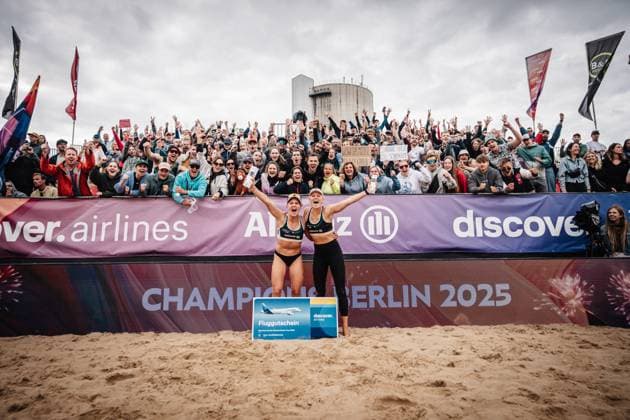 Beach volleyball women Allianz German Beach Tour 2025 Tourstop Berlin 24 08 2025 f l Melanie Paul and Lea Kunst win the tournament in Berlin Berlin Funkhaus Beach Berlin Germany