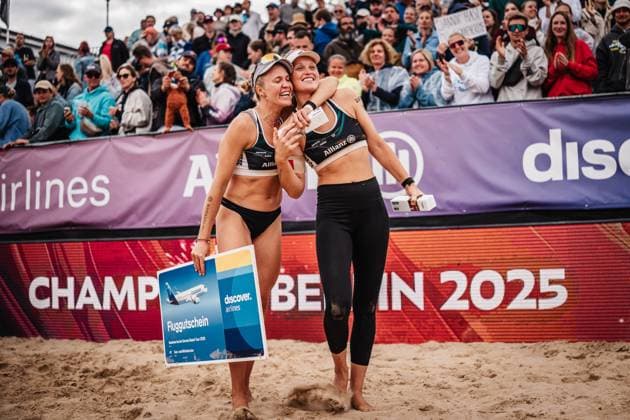 Beach volleyball women Allianz German Beach Tour 2025 Tourstop Berlin 24 08 2025 f l Melanie Paul and Lea Kunst win the tournament in Berlin Berlin Funkhaus Beach Berlin Germany