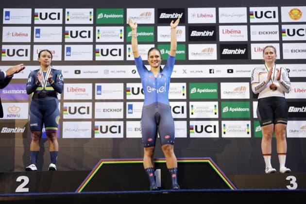 2025 UCI Junior Track World Championships Picture by Alex Whitehead SWpix.com - 24 08 2025 - Cycling - 2025 UCI Junior Track World Championships - Omnisport, Apeldoorn, Netherlands - Women Keirin 1-6 Final - Matilde Cenci (Italy) receives the Gold medal and Rainbow jersey, Valeria Hernandez Vergara (Colombia) receives the Silver medal and Emilia Waterstradt (Germany) receives the Bronze medal. Omnisport Apeldoorn Netherlands Copyright: x xSWpix.comx(t axPhotographyxHubxLtd)xAlexxWhitehead SWpix.comx SWP-3065-0115