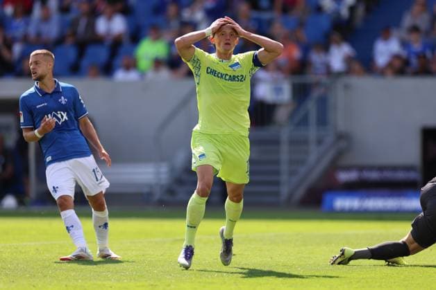 24 08 2025, xdcx, Soccer 2 Bundesliga, SV Darmstadt 98 Hertha BSC Berlin, emonline, emspor, despor, v l , Fabian Reese Hertha BSC Berlin enttaeuscht, enttaeuscht schauend, dissapointed, traurig, frustiert, frust, gefrustet DFLB DFB REGULATIONS PROHIBIT ANY USE OF PHOTOGRAPHS AS IMAGE SEQUENCES AND OR QUASI VIDEO Copyright: HMBxMedia Claus