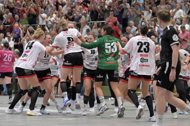 pure joy at TG Nuertingen to reach the 2nd round of the DHB Cup TG Nuertingen vs TusSies Metzingen, Handball, DHB Cup, 1 round, season 2025 2026, 24 08 2025 TG Nuertingen vs TusSies Metzingen, Handball, DHB Cup, 1 round, season 2025 2026, 24 08 2025 Nuertingen Copyright: xEibner-Pressefoto TobiasxBaurx EP_TBR