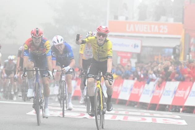 24-08-2025 Vuelta A Espana; Tappa 02 Alba - Limone Piemonte; 2025, Visma - Lease A Bike; 2025, Lidl - Trek; 2025, Groupama - Fdj; Vingegaard, Jonas; Ciccone, Giulio; Gaudu, David; Limone Piemonte; 