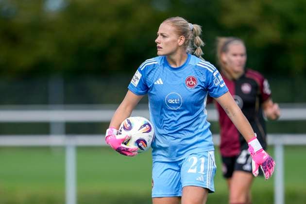 Larissa Rusek Goalkeeper, Goalkeeper, FCN, 21 , on the ball, single image, single photo, action, action, 24 08 2025, Sankt Leon Rot Germany , Football, Women, Test match, TSG 1899 Hoffenheim 1 FC Nürnberg, 24 08 2025, Sankt Leon Rot Germany , Football, Women, Test match, TSG 1899 Hoffenheim 1 FC Nürnberg, DFB DFL REGULATIONS PROHIBIT ANY USE OF PHOTOGRAPHS AS IMAGE SEQUENCES AND OR QUASI VIDEO xozx