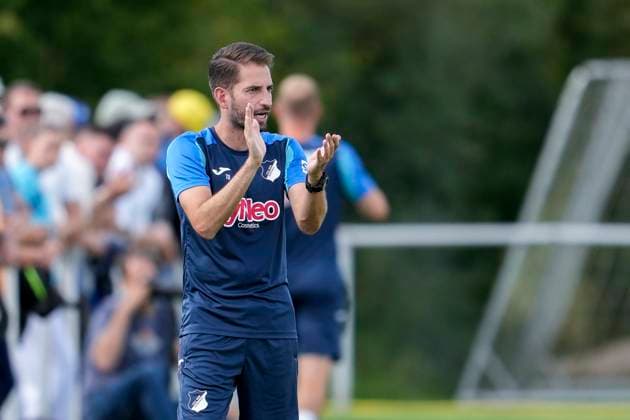 Theodoros Dedes coach, head coach, TSG , gives instructions, gestures, gesticulates with arms, single image, single photo, action, action, 24 08 2025, Sankt Leon Rot Germany , football, women, test match, TSG 1899 Hoffenheim 1 FC Nürnberg, 24 08 2025, Sankt Leon Rot Germany , Football, Women, Test match, TSG 1899 Hoffenheim 1 FC Nürnberg, DFB DFL REGULATIONS PROHIBIT ANY USE OF PHOTOGRAPHS AS IMAGE SEQUENCES AND OR QUASI VIDEO xozx