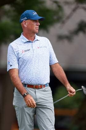 The Ally Challenge GRAND BLANC,MICHIGAN-AUGUST 24: Stewart Cink of Atlanta, Georgia follows his shot to the first green during the final round of The Ally Challenge presented by McLaren at Warwick Hills Golf & Country Club, Grand Blanc, MI, USA Sunday, August 24, 2025. Grand Blanc Michigan United States  Copyright: xAmyxLemusx originalFilename:lemus-theallyc250824_np8Va.jpg