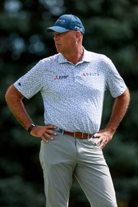 The Ally Challenge GRAND BLANC,MICHIGAN-AUGUST 24: Stewart Cink of Atlanta, Georgia waits on the first green during the final round of The Ally Challenge presented by McLaren at Warwick Hills Golf & Country Club, Grand Blanc, MI, USA Sunday, August 24, 2025. Grand Blanc Michigan United States  Copyright: xAmyxLemusx originalFilename:lemus-theallyc250824_npHMM.jpg