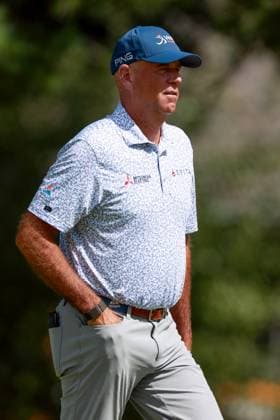 The Ally Challenge GRAND BLANC,MICHIGAN-AUGUST 24: Stewart Cink of Atlanta, Georgia walks to the first green during the final round of The Ally Challenge presented by McLaren at Warwick Hills Golf & Country Club, Grand Blanc, MI, USA Sunday, August 24, 2025. Grand Blanc Michigan United States  Copyright: xAmyxLemusx originalFilename:lemus-theallyc250824_npTXS.jpg