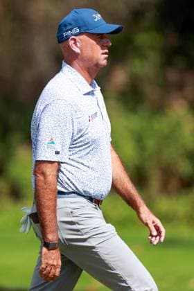 The Ally Challenge GRAND BLANC,MICHIGAN-AUGUST 24: Stewart Cink of Atlanta, Georgia walks on the first fairway during the final round of The Ally Challenge presented by McLaren at Warwick Hills Golf & Country Club, Grand Blanc, MI, USA Sunday, August 24, 2025. Grand Blanc Michigan United States  Copyright: xAmyxLemusx originalFilename:lemus-theallyc250824_npz4L.jpg