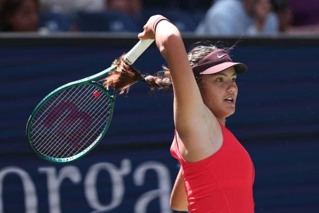 Emma Raducanu GBR makes a fist and cheers, cheers, joy, emotion, US Open Championships 2023, USTA Billie Jean King National Tennis Center, Flushing Meadows, New York, USA Emma Raducanu GBR , US Open Championships 2023, USTA Billie Jean King National Tennis Center, Flushing Meadows, New York, USA Copyright: xJuergenxHasenkopfx