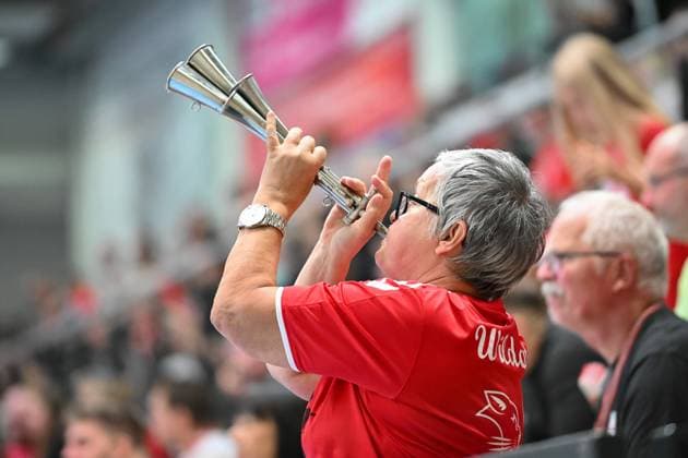 Fan of the Wildcats blows to attack SV Union Halle Neustadt vs HC Leipzig, Handball, DHB Pokal, Women, 1 round, Season 2025 2026, 24 08 2025, SV Union Halle Neustadt vs HC Leipzig, Handball, DHB Pokal, Women, 1 round, Season 2025 2026, 24 08 2025 Halle Saale Copyright: xEibner-Pressefoto RalphxKunzex EP_RKE