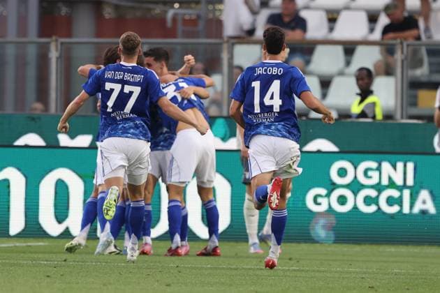Como™s Como 1907 s Anastasios Douvikas celebrates his goal during the Serie A soccer match between Como and Lazio at the G Sinigaglia Stadium in Como north Italy - Sunday, August 24 2025. - Soccer .  Copyright: xAntonioxSaia LaPressex