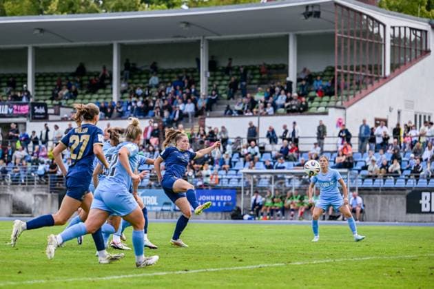 24 08 2025, Football, 2 Womens Bundesliga, 2025 2026, 1 Matchday, FC Viktoria Berlin 1889 Berlin SG 99 Andernach Leonie Krump 10 Andernach with a chance to score at the start of the second half But the ball hits the post