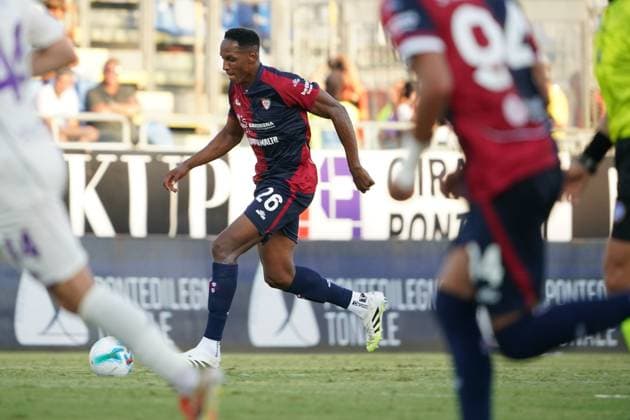 Cagliari Calcio v ACF Fiorentina - Serie A Yerry Mina ( 26 Cagliari Calcio) plays during the Serie A TIM match between Cagliari Calcio and ACF Fiorentina in Italy on August 24, 2025. Cagliari Italy  Copyright: xAlessandroxToccox originalFilename:alessandro-cagliari250824_npSXc.jpg