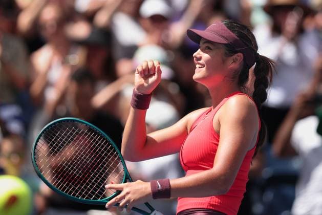 Emma Raducanu GBR makes a fist and cheers, cheers, joy, emotion, US Open Championships 2023, USTA Billie Jean King National Tennis Center, Flushing Meadows, New York, USA Copyright: xJuergenxHasenkopfx