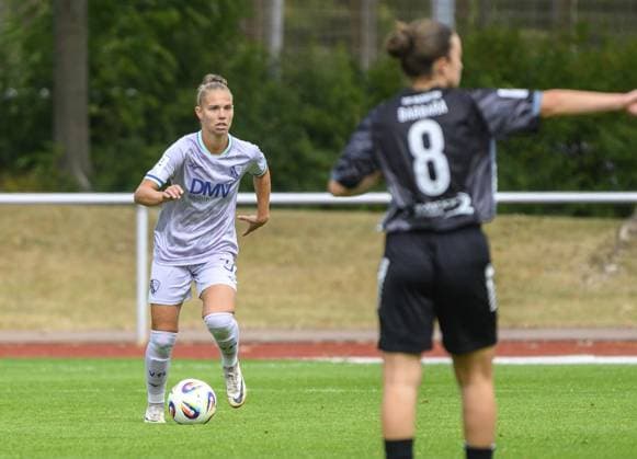 Womens 2 Bundesliga VfL Bochum vs VfR SW Warbeyen 1945 FOR EDITORIAL PURPOSES ONLY p Franziska Wenzel, on the ball, plays for VfL Bochum women in Bochum on Sunday, 24 08 2025 VfL Bochum vs VfR SW Warbeyen 1945 Germany NRW Bochum Copyright RainerxRaffalski Copyright: RainerxRaffalski doc823bd460j6e1h9gz5ji4 ,EDITORIAL USE ONLY Copyright: RainerxRaffalski