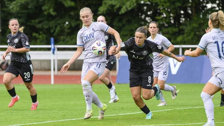 Womens 2 Bundesliga VfL Bochum vs VfR SW Warbeyen 1945 FOR EDITORIAL PURPOSES ONLY p Cecilia Way, on the ball, plays for VfL Bochum women in Bochum on Sunday, 24 08 2025 VfL Bochum vs VfR SW Warbeyen 1945 Germany NRW Bochum Copyright RainerxRaffalski Copyright: RainerxRaffalski doc823bd7197c6ngytga01 ,EDITORIAL USE ONLY Copyright: RainerxRaffalski