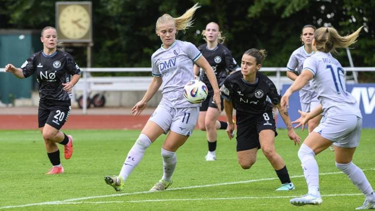 Womens 2 Bundesliga VfL Bochum vs VfR SW Warbeyen 1945 FOR EDITORIAL PURPOSES ONLY p Cecilia Way, on the ball, plays for VfL Bochum women in Bochum on Sunday, 24 08 2025 VfL Bochum vs VfR SW Warbeyen 1945 Germany NRW Bochum Copyright RainerxRaffalski Copyright: RainerxRaffalski doc823bd71cfrbtlvuf9hu ,EDITORIAL USE ONLY Copyright: RainerxRaffalski