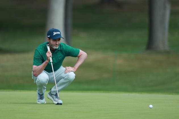 The Ally Challenge GRAND BLANC,MICHIGAN-AUGUST 24: Mark Hensby of Australia lines up his putt on the scond green during the final round of The Ally Challenge presented by McLaren at Warwick Hills Golf & Country Club, Grand Blanc, MI, USA Sunday, August 24, 2025. Grand Blanc Michigan United States  Copyright: xJorgexLemusx originalFilename:lemus-theallyc250824_npglk.jpg