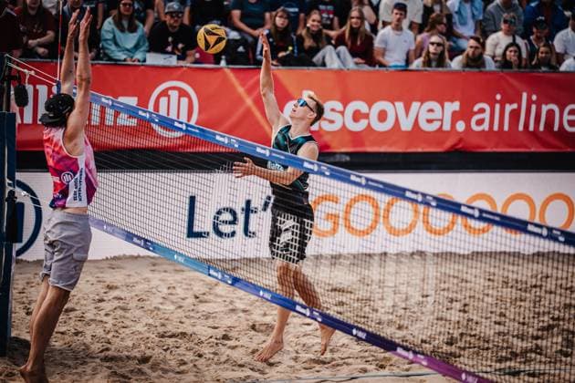 Beach volleyball men Allianz German Beach Tour 2025 Tourstop Berlin 24 08 2025 v l Jannik Kühlborn vs Jonas Reinhardt Berlin Funkhaus Beach Berlin Germany
