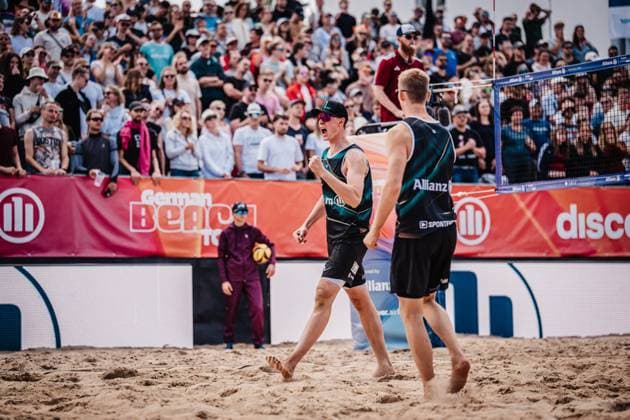 Beach volleyball men Allianz German Beach Tour 2025 Tourstop Berlin 24 08 2025 f l Robin Sowa and Jonas Reinhardt cheer Berlin Funkhaus Beach Berlin Germany