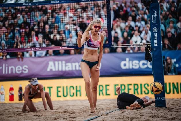 Beach volleyball women Allianz German Beach Tour 2025 Tourstop Berlin 24 08 2025 Nele Barber cheers Berlin Funkhaus Beach Berlin Germany