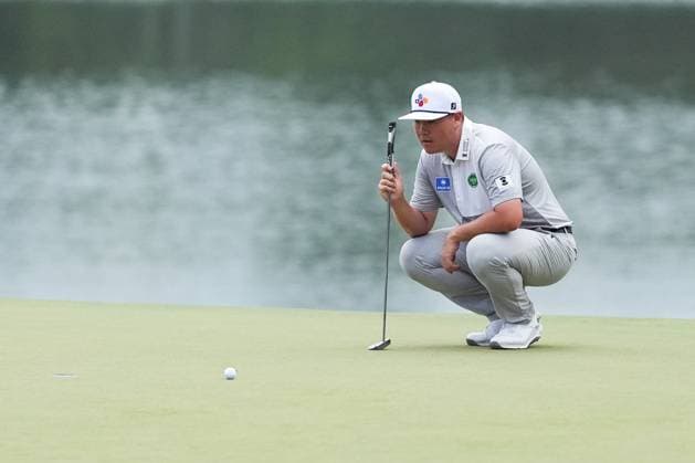 August 24, 2025, Atlanta, Georgia, USA: Sungjae Im (KOR) lines up a putt on the 9th green during the final round of the 2025 TOUR Championship at East Lake Golf Club. Atlanta USA - ZUMAw109 20250824_fap_w109_005 Copyright: xDebbyxWongx