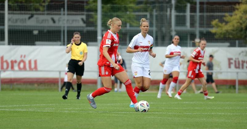 24 08 25 Women VfB Stuttgart FC Bayern Munich II Germany, Stuttgart, 24 08 2025, Soccer, Women, 2 Bundesliga, VfB Stuttgart FC Bayern Munich II 3 0 v l Lucie Zähringer FC Bayern Munich II , Jana Beuschlein VfB Stuttgart