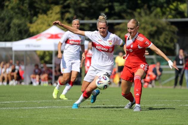 24 08 25 Women VfB Stuttgart FC Bayern Munich II Germany, Stuttgart, 24 08 2025, Soccer, Women, 2 Bundesliga, VfB Stuttgart FC Bayern Munich II 3 0 v l Jana Beuschlein VfB Stuttgart , Lucie Zähringer FC Bayern Munich II
