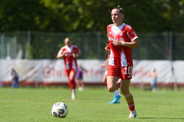 Stuttgart, Germany, August 24th, 2025: Sarah Ernst (10 FC Bayern Munich II) during the 2. Frauen-Bundesliga match between VfB Stuttgart and FC Bayern Munich II at PSV Stadion, Stuttgart, Germany. (Sven Beyrich SPP) Copyright: xSvenxBeyrich SPPx spp-en-SvBe-SvBe-20250824-D4S_7863