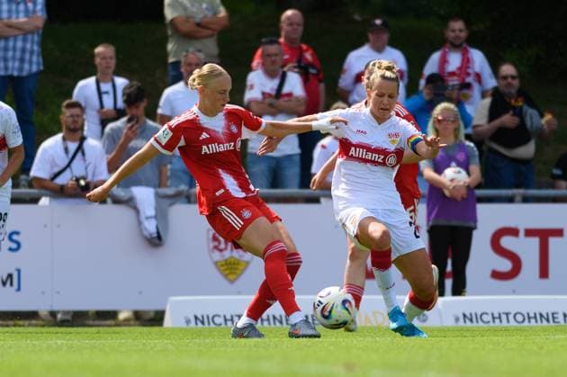 Stuttgart, Germany, August 24th, 2025: Luzie Zähringer (5 FC Bayern Munich II) and Jana Beuschlein (20 VfB Stuttgart) during the 2. Frauen-Bundesliga match between VfB Stuttgart and FC Bayern Munich II at PSV Stadion, Stuttgart, Germany. (Sven Beyrich SPP) Copyright: xSvenxBeyrich SPPx spp-en-SvBe-SvBe-20250824-D4S_7787