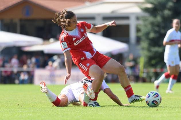 Stuttgart, Germany, August 24th, 2025: Fabienne Dongus (33 VfB Stuttgart) with a foul on Elira Tarakaj (7 FC Bayern Munich II) during the 2. Frauen-Bundesliga match between VfB Stuttgart and FC Bayern Munich II at PSV Stadion, Stuttgart, Germany. (Sven Beyrich SPP) Copyright: xSvenxBeyrich SPPx spp-en-SvBe-SvBe-20250824-D4S_7922