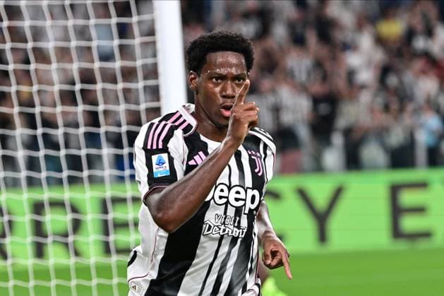 Jonathan David of Juventus celebrate the goal during Juventus FC vs Parma Calcio, Italian soccer Serie A match in Turin, Italy, August 24 2025  Copyright: xTommasoxFimiano IPAxSportx xipa-agency.netx xx IPA_63161830 IPA_Agency_IPA63161830