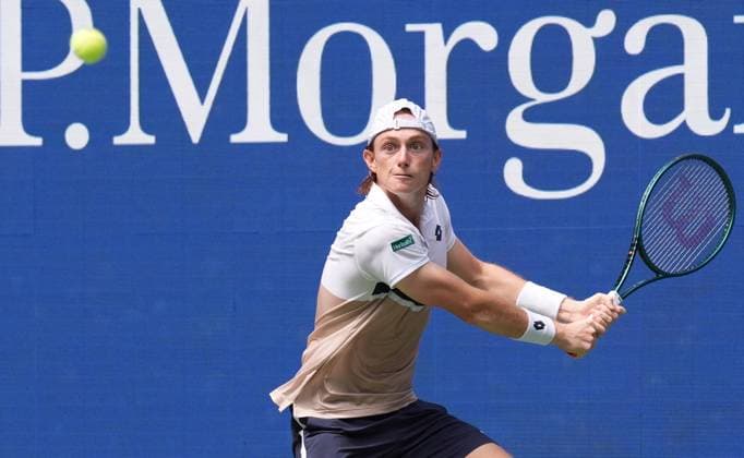 US Open: Men s Singles NEW YORK, UNITED STATES - AUGUST 24: Ben Shelton (not seen) of the USA in action at the men s singles tennis match against Ignacio Buse of Peru on day one of the US Open at the USTA Billie Jean King National Tennis Center on August 24, 2025, in New York City, USA. Selcuk Acar Anadolu New York United States. Editorial use only. Please get in touch for any other usage.  Copyright: x2025xAnadoluxSelcukxAcarx
