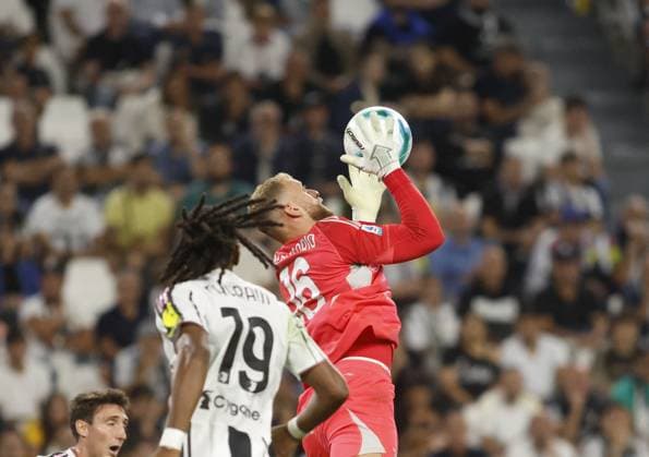 CALCIO - Serie A - Juventus FC vs Parma Calcio Michele DI Gregorio of Juventus FC during the Italian Serie A 2025 26 season, football match between Juventus FC and Parma Calcio 1913 on 24 August 2025 at Allianz Stadium in Turin, Italy. Photo Nderim Kaceli Turin Italy  Copyright: xIPAxSport ABACAx