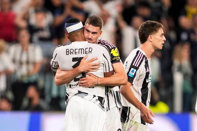 Juventus™s Dusan Vlahovic ccelebrates after scoring the 2-0 goal for his team during the Serie A soccer match between Juventus Fc and Parma at the Juventus Stadium in Turin, north west Italy - August 24, 2025. - Soccer  Copyright: xFabioxFerrari LaPressex