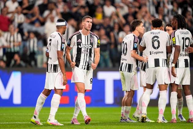 Juventus™s Dusan Vlahovic celebrates after scoring the 2-0 goal for his team during the Serie A soccer match between Juventus Fc and Parma at the Juventus Stadium in Turin, north west Italy - August 24, 2025. - Soccer  Copyright: xFabioxFerrari LaPressex