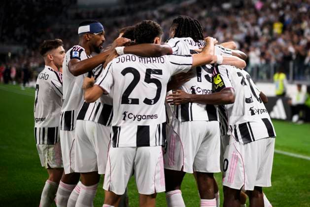 Juventus FC v Parma Calcio - Serie A Jonathan David of Juventus FC celebrates with teammates after scoring a goal during the Serie A football match between Juventus FC and Parma Calcio. Turin Italy Copyright: xNicolòxCampox