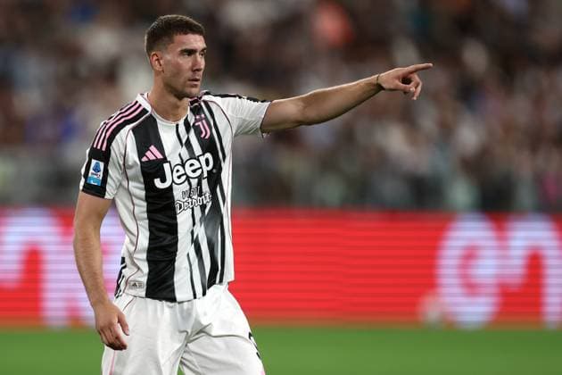Juventus Fc - Parma Calcio Dusan Vlahovic of Juventus Fc gestures during the Serie A match beetween Juventus Fc and Parma Calcio at Allianz Stadium on August 24, 2025 in Turin, Italy . Torino Allianz Stadium Italy Copyright: xMarcoxCanonierox
