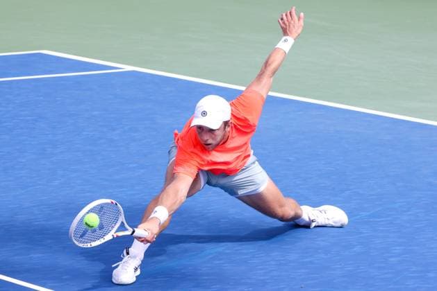 2025-08-25 2025 US Open NEW YORK, UNITED STATES - AUGUST 25: Tallon Griekspoor of the Netherlands during Day 1 of the 2025 US Open at USTA Billie Jean King National Tennis Center on August 25, 2025 in New York, United States. (Photo by Adam Stoltman BSR Agency) New York United States Content not available for redistribution in The Netherlands directly or indirectly through any third parties. Copyright: xBSRxAgencyx