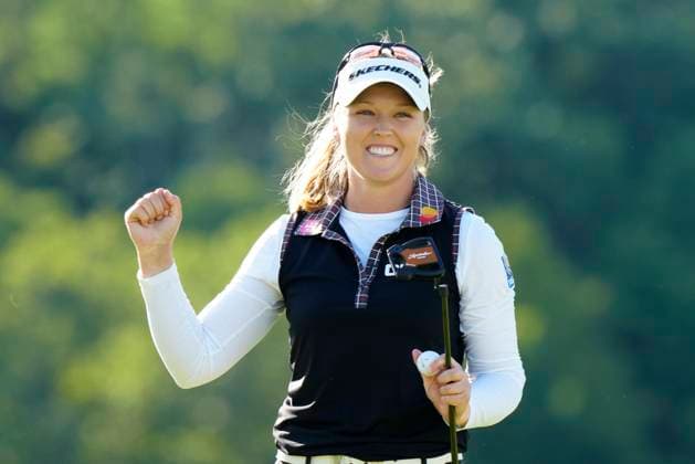 August 24, 2025, Mississauga, On, CANADA: Brooke Henderson of Canada celebrates after winning the Canadian Women s Open on the 18th hole at Mississauga Golf and Country Club in Mississauga, Ontario on Sunday August 24, 2025. Canada News - August 24, 2025  - ZUMAc35_ 20250824_zaf_c35_195 Copyright: xFrankxGunnx