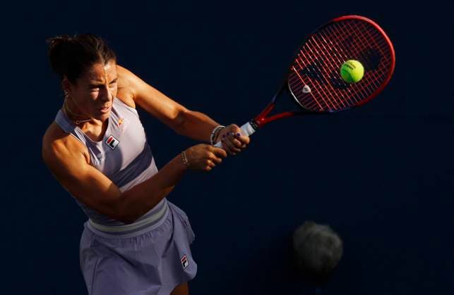 Emma Navarro competes against Yafan Wang of China in a first round match in a first round match at the 2025 US Open Tennis Championship at the USTA Billie Jean King National Tennis Center in New York City on Sunday, August 24, 2025.  NYP20250824820 JOHNxANGELILLO