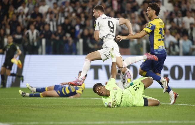 CALCIO - Serie A - Juventus FC vs Parma Calcio Dusan Vlahovic of Juventus FC celebrating after a goal during the Italian Serie A 2025 26 season, football match between Juventus FC and Parma Calcio 1913 on 24 August 2025 at Allianz Stadium in Turin, Italy. Photo Nderim Kaceli Turin Italy  Copyright: xIPAxSport ABACAx