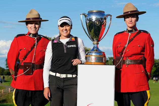 August 24, 2025, Mississauga, On, CANADA: Brooke Henderson of Canada poses with the CPKC Championship Trophy alongside RCMP officers after winning the Canadian Women s Open at Mississauga Golf and Country Club in Mississauga, Ont. on Sunday, August 24, 2025. Canada News - August 24, 2025  - ZUMAc35_ 20250824_zaf_c35_202 Copyright: xFrankxGunnx