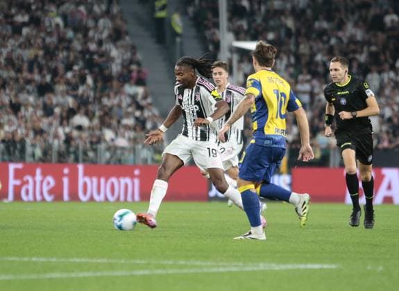 CALCIO - Serie A - Juventus FC vs Parma Calcio Khephren Thuram of Juventus FC during the Italian Serie A 2025 26 season, football match between Juventus FC and Parma Calcio 1913 on 24 August 2025 at Allianz Stadium in Turin, Italy. Photo Nderim Kaceli Turin Italy  Copyright: xIPAxSport ABACAx