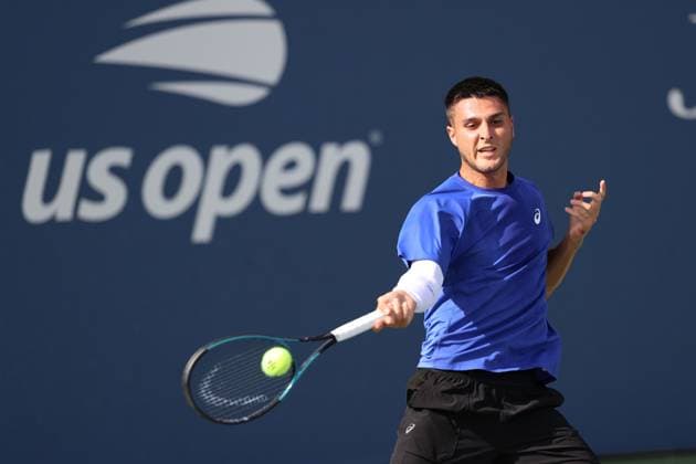 August 24, 2025, New York City, New York, United States: PABLO LLAMS RUIZ of Spain during the match against P. Carreno Busta of Spain in the first round of US Open 2025 at the USTA Billie Jean King National Tennis Center. Queens, New York City. Llamas Ruiz lost 6:7 (7-9), 4:6, 2:6. New York City United States - ZUMAc278 20250824_zsp_c278_034 Copyright: xMarcinxCholewinskix