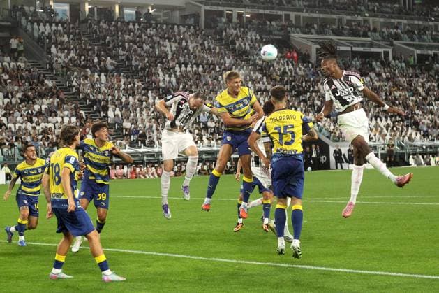 MATEO PELLEGRINO, Parma, KHEPHREN THURAM, Juventus, Serie A, 2025-26, Juventus vs Parma 2-0, 24-08-2025, Contrasto, Action SERIE A 2025-26 JUVENTUS-PARMA 2-0
